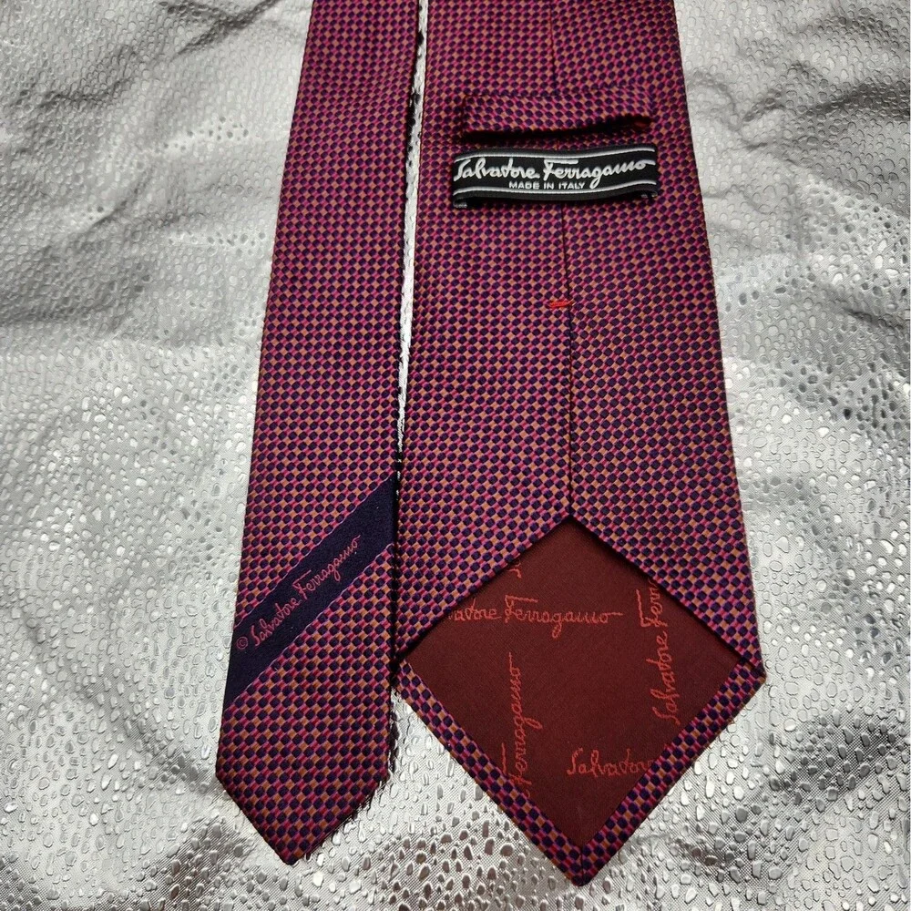 Tie Salvatore Ferragamo Burgundy Basket Weave 100% Silk Necktie Italy Vintage